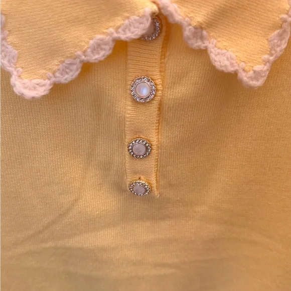 Yellow Collared Knit Top with Lace Trim - Picture 4 of 4